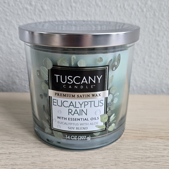 Eucalyptus Rain Long-Lasting Scented Jar Candle (14 oz) • High Intensity - Picture 3 of 10